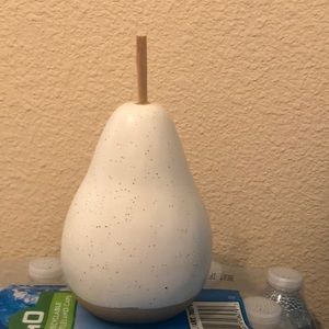 Threshold pear figural